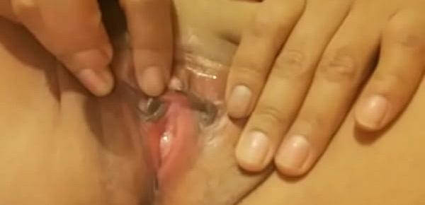  Hot pussy solo rubing clit